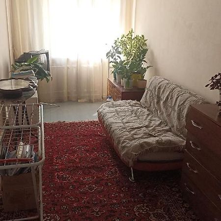 Аппартаментов В Золотом Квадрате Bishkek Esterno foto